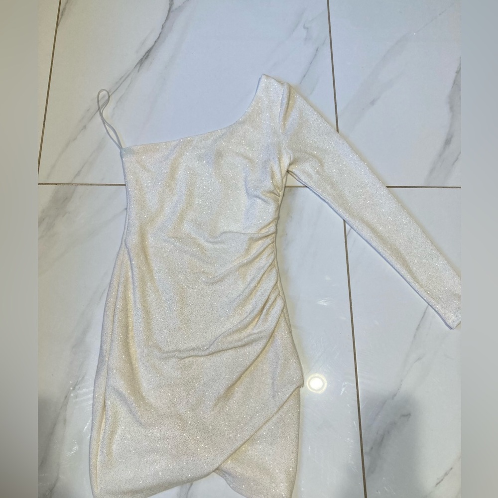 Off-White Sparkly One-Sleeved dress